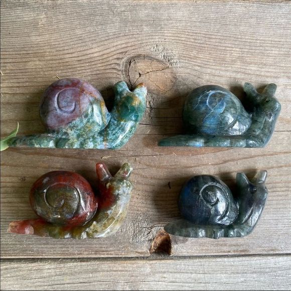 Crystal Snail Carvings - Picture 3 of 8